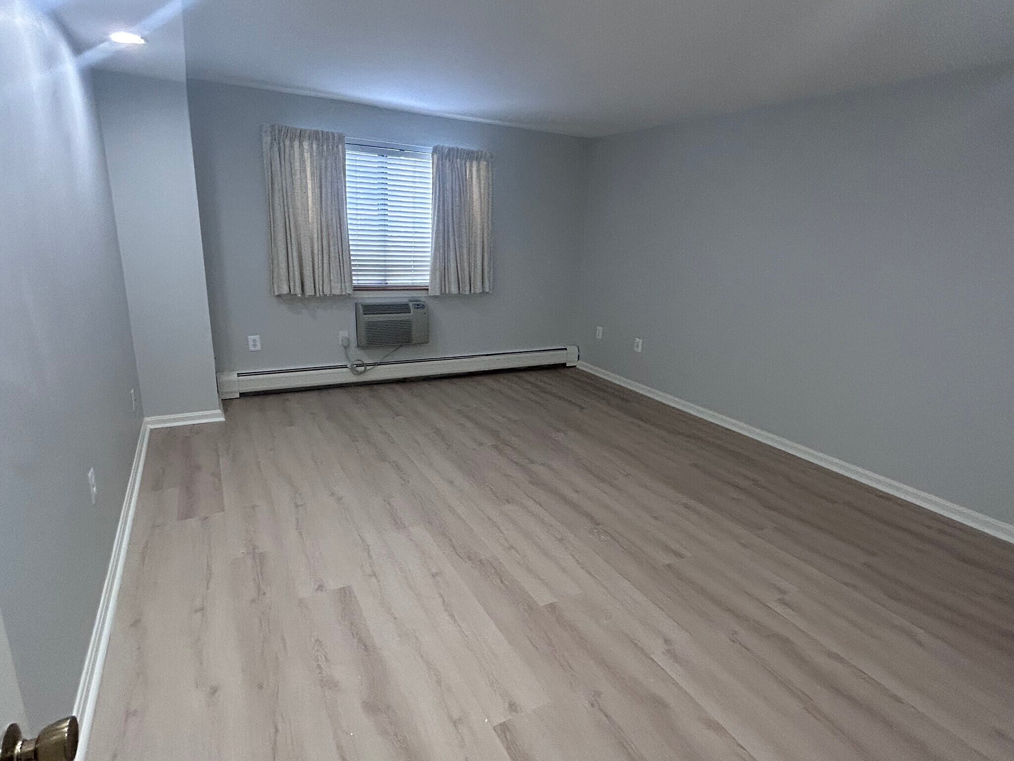 Building Photo - 131 Coolidge Ave