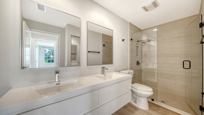 Building Photo - 5533 Avellino Pl
