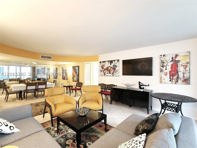 Building Photo - 2751 S Ocean Dr