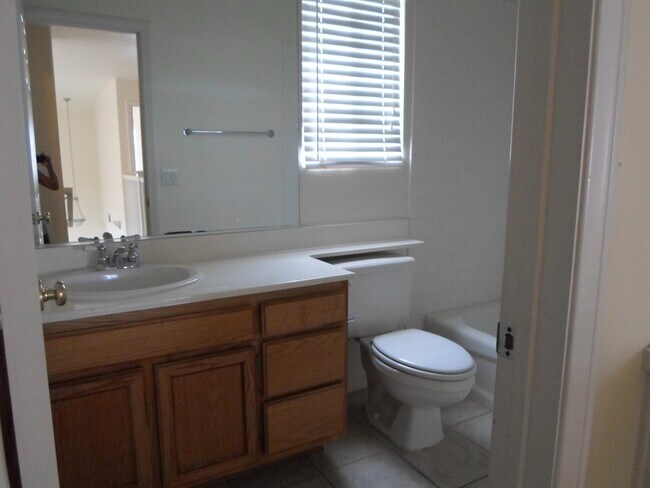 2nd bathroom - 460 Middlebury Ct