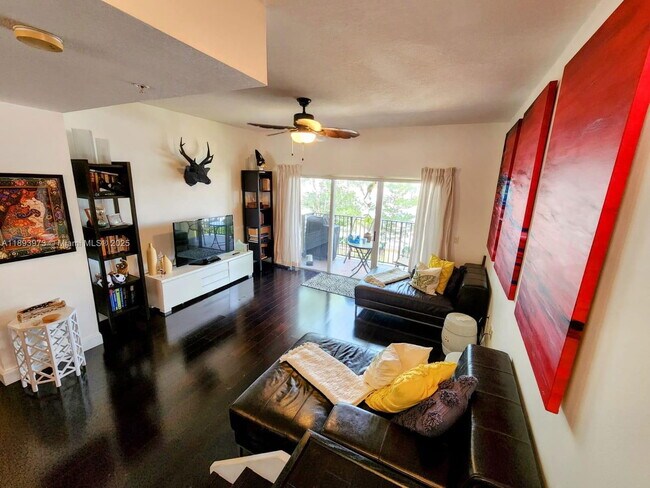 Building Photo - 730 NE 90th St