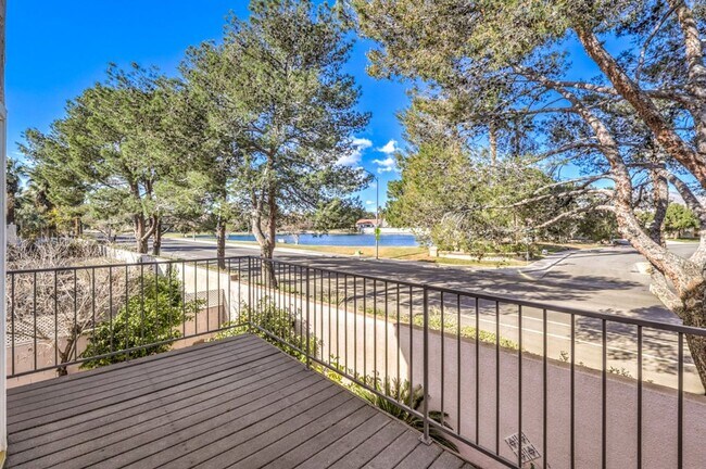 Building Photo - 3 Bed room Pool home in Desert Shores