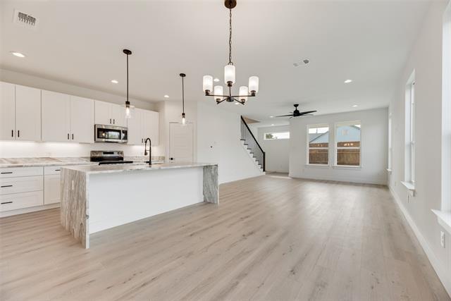 Building Photo - 2326 Fairfax Dr