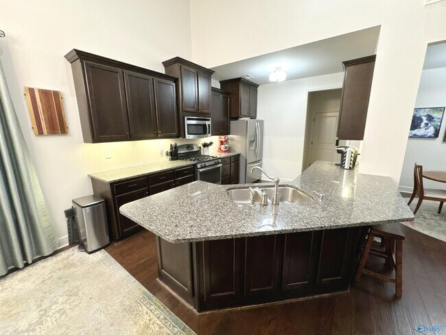 Building Photo - 2709 Thornton Cir SW