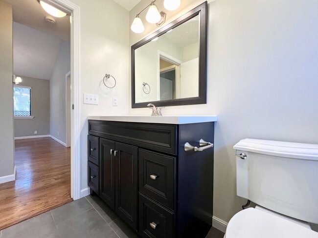 Building Photo - Stylishly Updated 2-Bed, 2-Bath Home - Private Garage