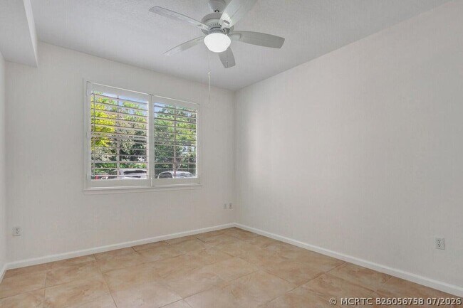 Building Photo - 7101 Myrtlewood Cir W