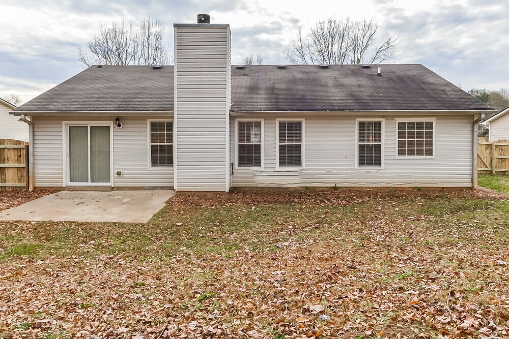 Building Photo - 509 Sarah's Ln