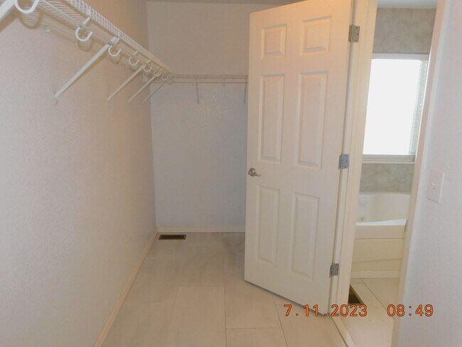 Building Photo - Beautiful Littleton home located in the desired Marston neighborhood!