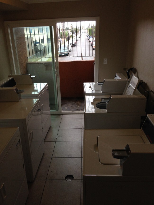 Building Photo - 1010 Lagoon Ave.