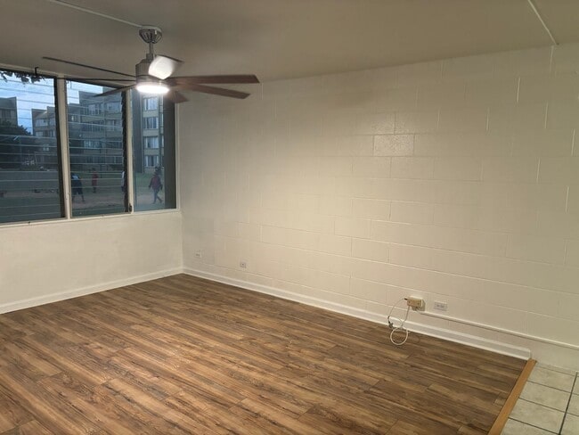 Building Photo - Harbor Lights 1-Bedroom – Pool, Courtyard, & Steps to Shopping