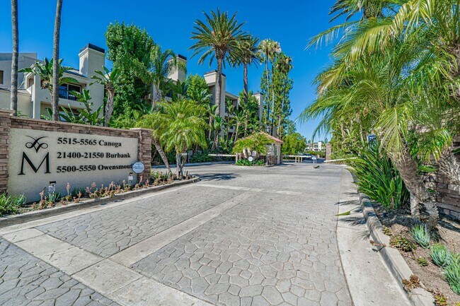 Building Photo - Modern 1-Bedroom Condo with Resort-Style A...