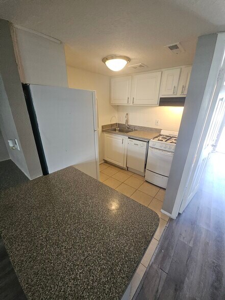 Building Photo - 131 Water Front Way