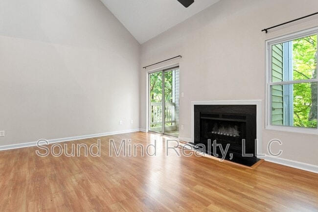 Building Photo - 6001 Winterpointe Ln