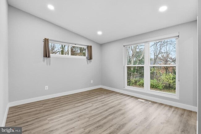 Building Photo - 6616 Beverly Ave