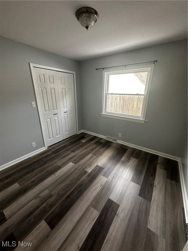 Building Photo - 673 Tallkron Dr