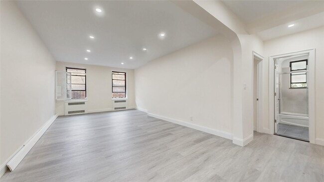 Building Photo - 83-80-83118 118th St