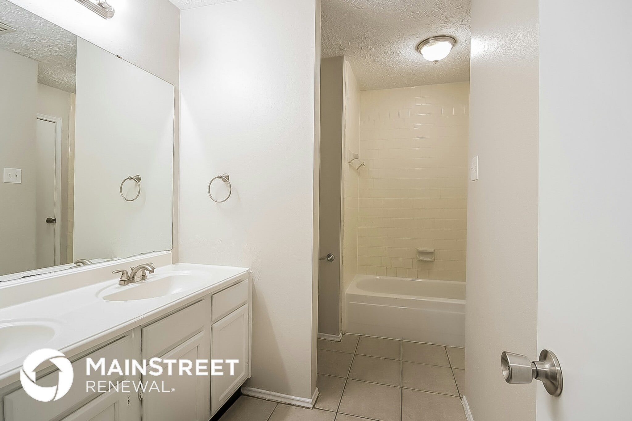 Building Photo - 7003 Oakmantle Dr