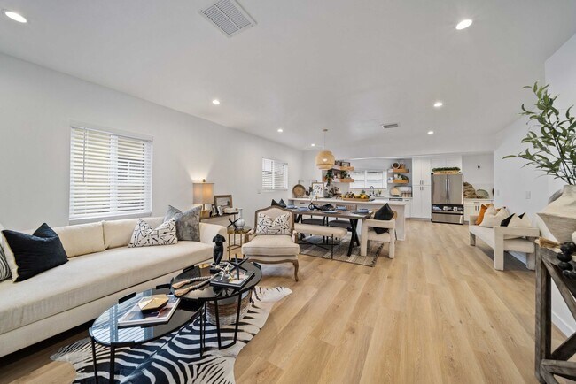 Building Photo - 11946 Aneta St