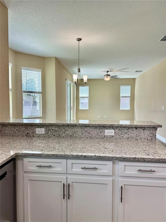 Building Photo - 13075 House Finch Rd