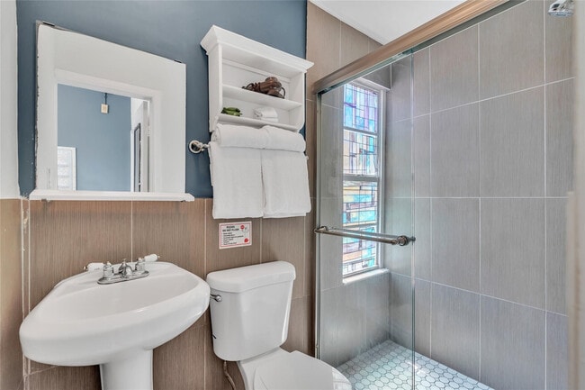 Building Photo - 324 Indiana St