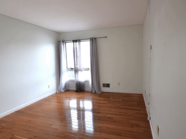 Building Photo - 204 Passaic Ave