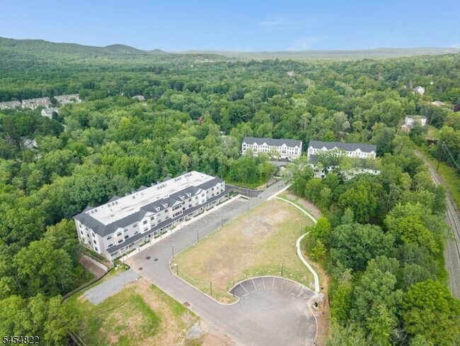 Building Photo - 20 Encampment Ct