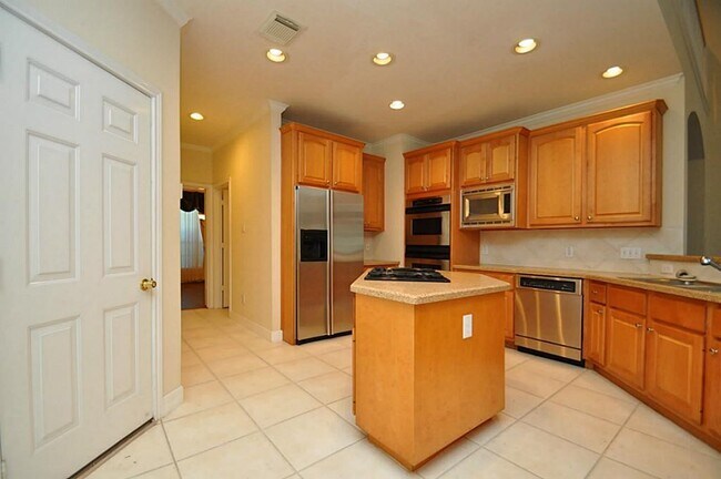 Building Photo - 4210 Leaflock Ln