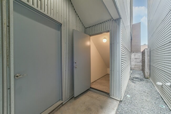 Building Photo - 2518 Mason St