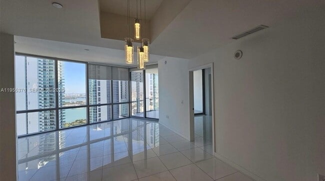 Building Photo - 851 NE 1st Ave