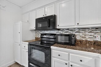 Building Photo - Las Colinas Area