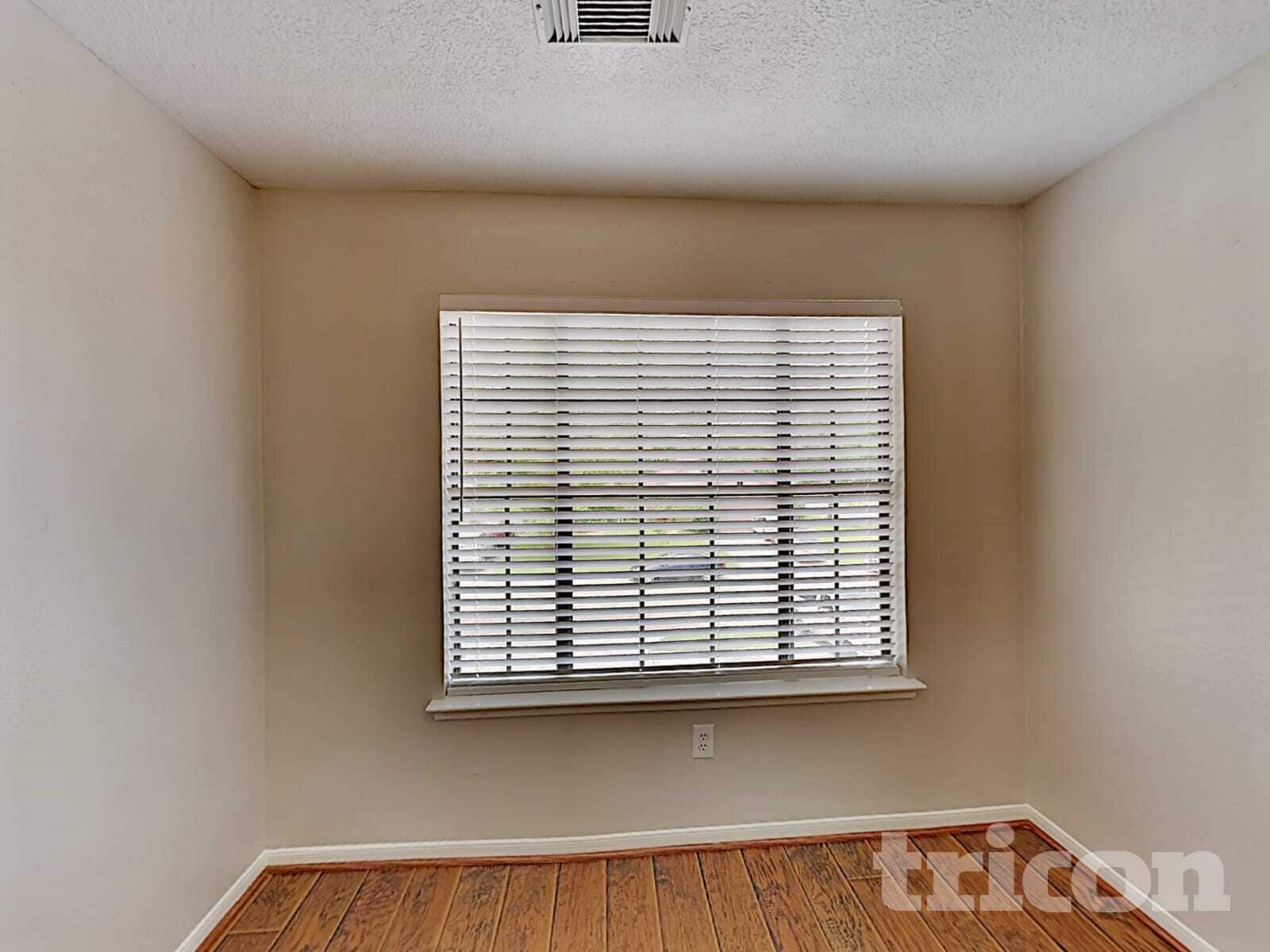 Building Photo - 1050 Macclesby Ln