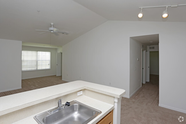 Interior Photo - Hampton Point Apartments