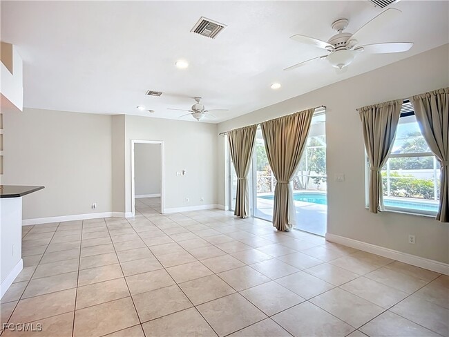 Building Photo - 4930 SW 25th Ct