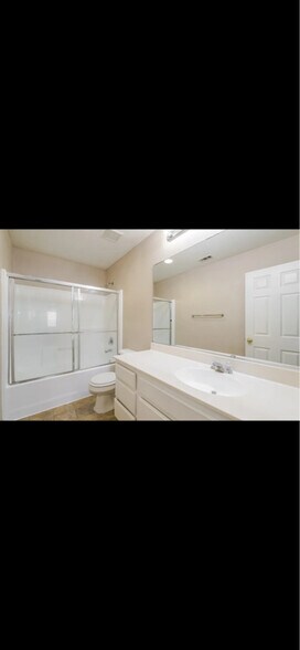 Building Photo - 3643 E Ave H10