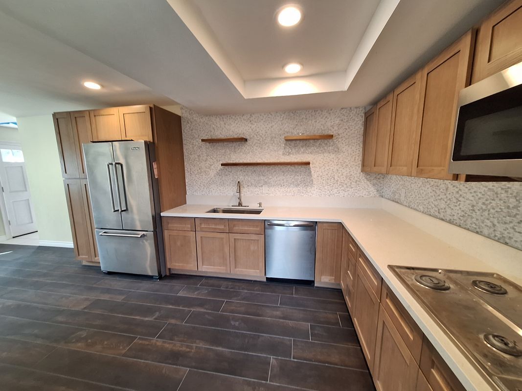 Building Photo - 2305 Rockefeller Ln