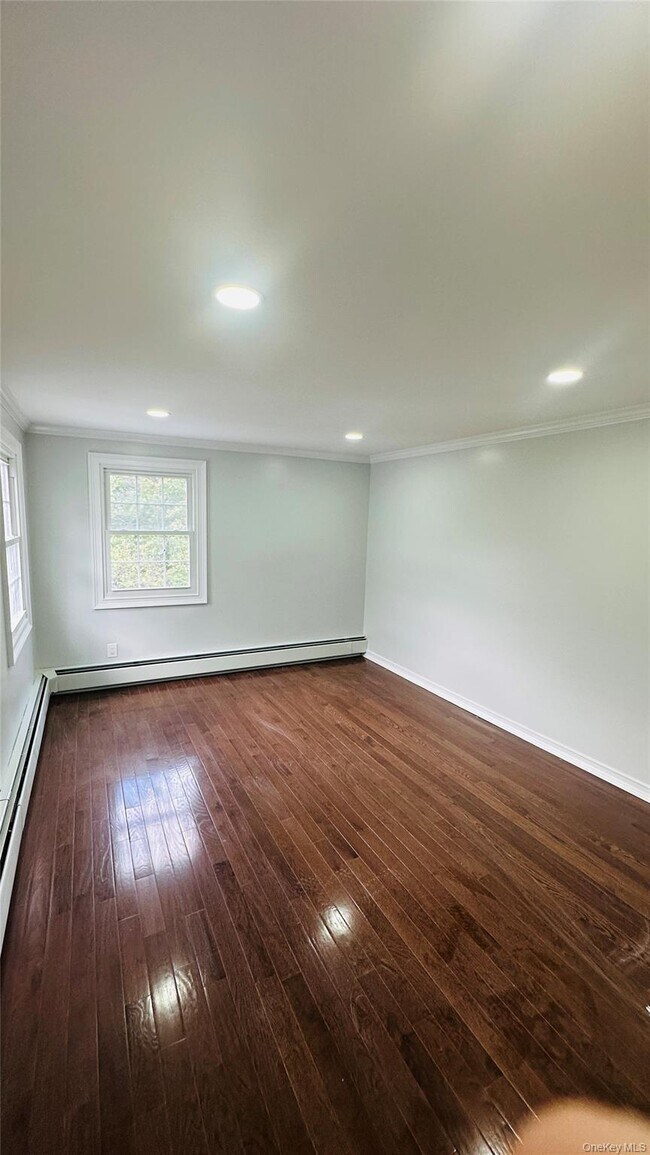 Building Photo - 3013 Lawrence Dr