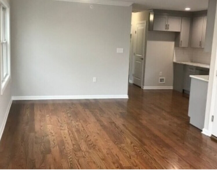 Building Photo - 64 Delaware St