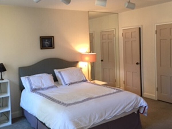 Building Photo - 37 Beacon St