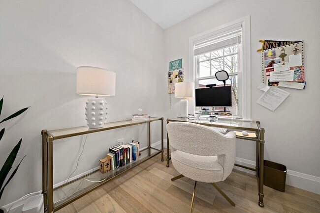 Building Photo - 144 Linden St