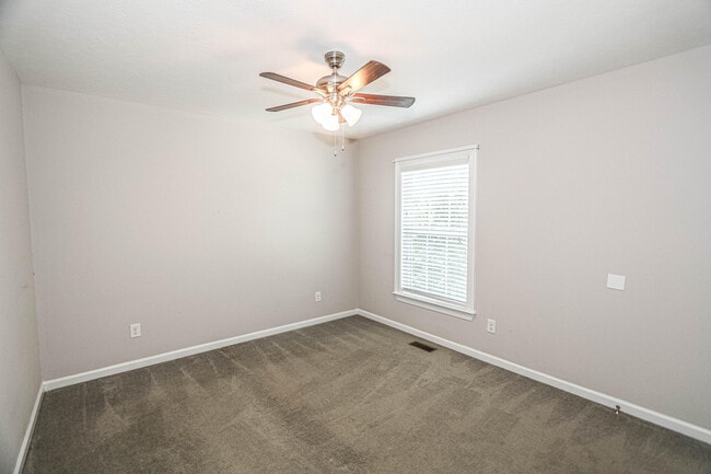 Building Photo - 987 Glenhaven Dr