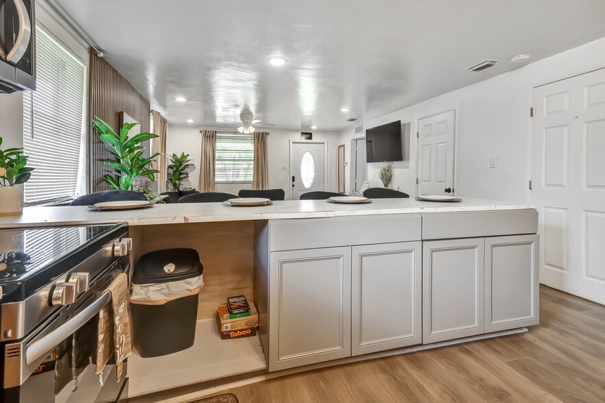 Kitchen - 313 NW 1st Ave