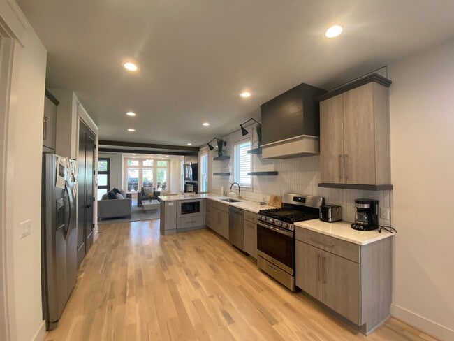 Building Photo - 6003 Pennsylvania Ave