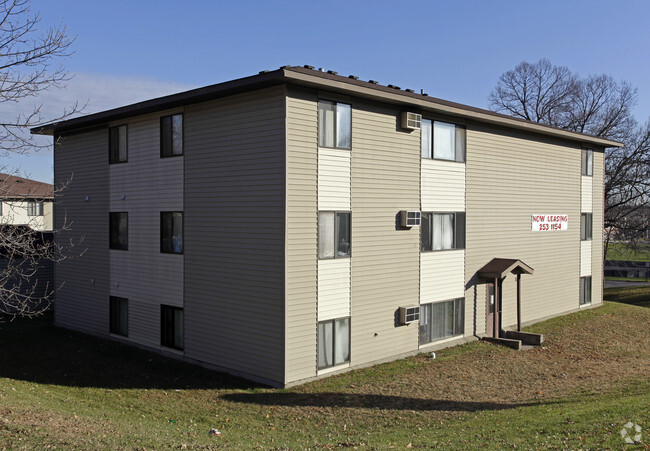 Primary Photo - South Side Park Apartments