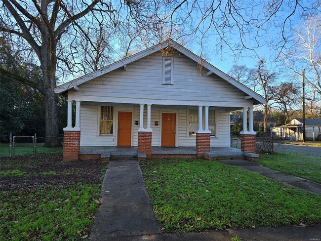Building Photo - 2302 Plum St