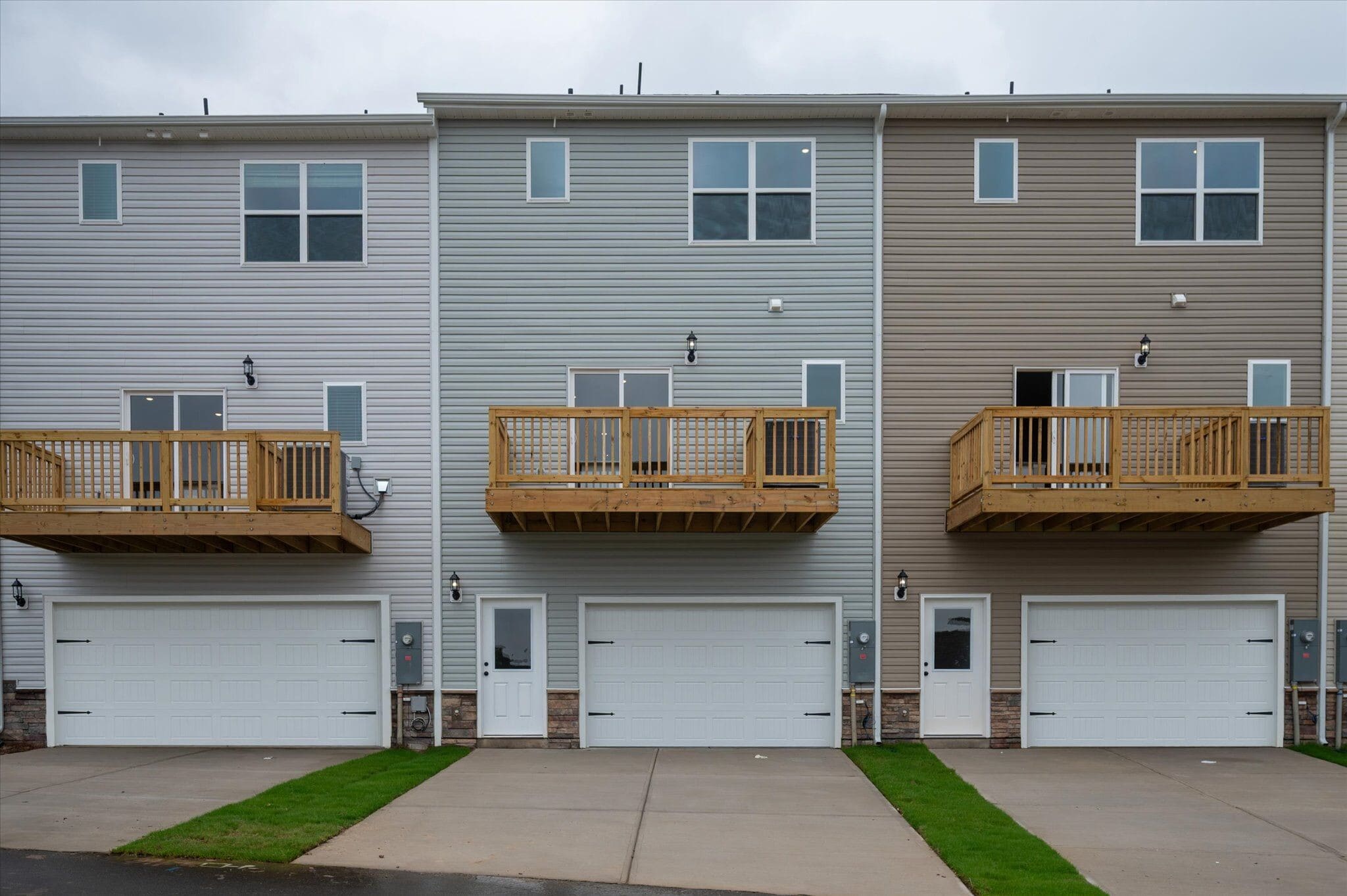 Building Photo - 1986 W Davidson Ave