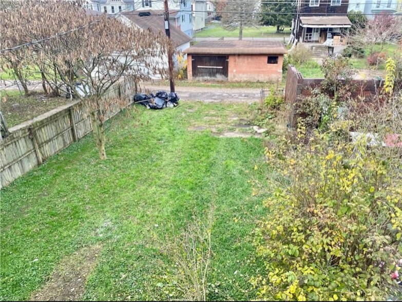 Building Photo - 217 N Huron St