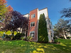 Building Photo - Come experience the comfort and affordable...