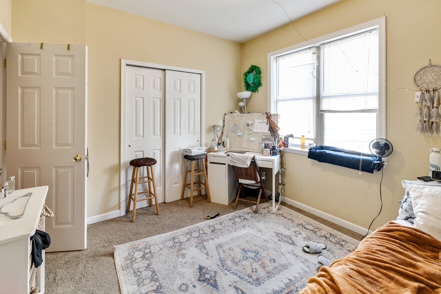 Building Photo - 1816 N 17th St