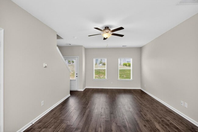 Building Photo - 1023 Glen Marcus Dr