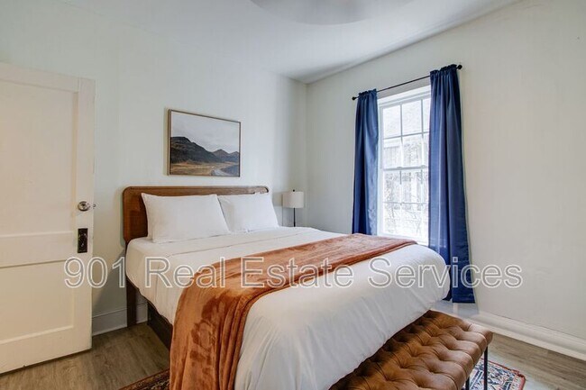 Building Photo - 1954 Manila Ave